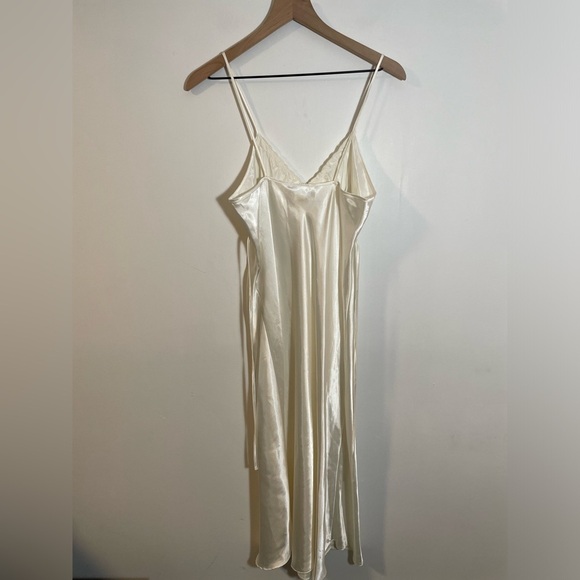 VTG Delicates White Peignoir Set Pearl & Lace Details Medium Bridal Nightgown - Picture 6 of 12